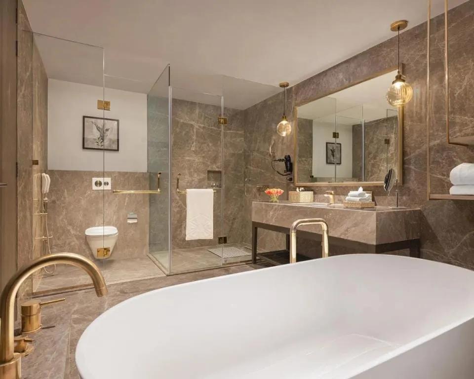 Grand Luxury Suite - View 3